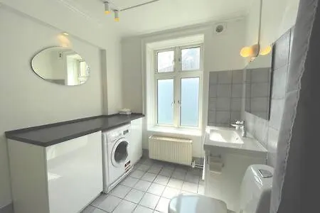 Lejlighed 2 Bedroom In Trendy Area *