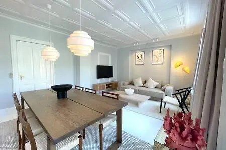 2 Bedroom In Trendy Area * København