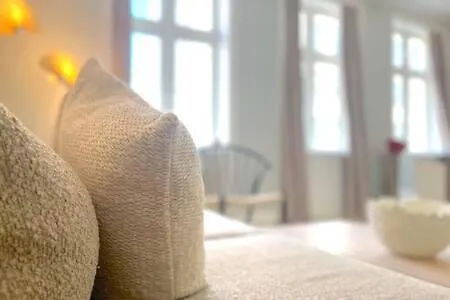 Apartment 2 Bedroom In Trendy Area