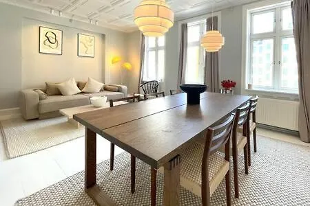 2 Bedroom In Trendy Area דירה *