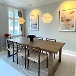 2 Bedroom In Trendy Area