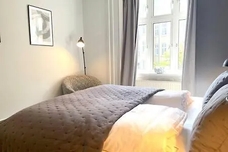 Apartment 2 Bedroom In Trendy Area